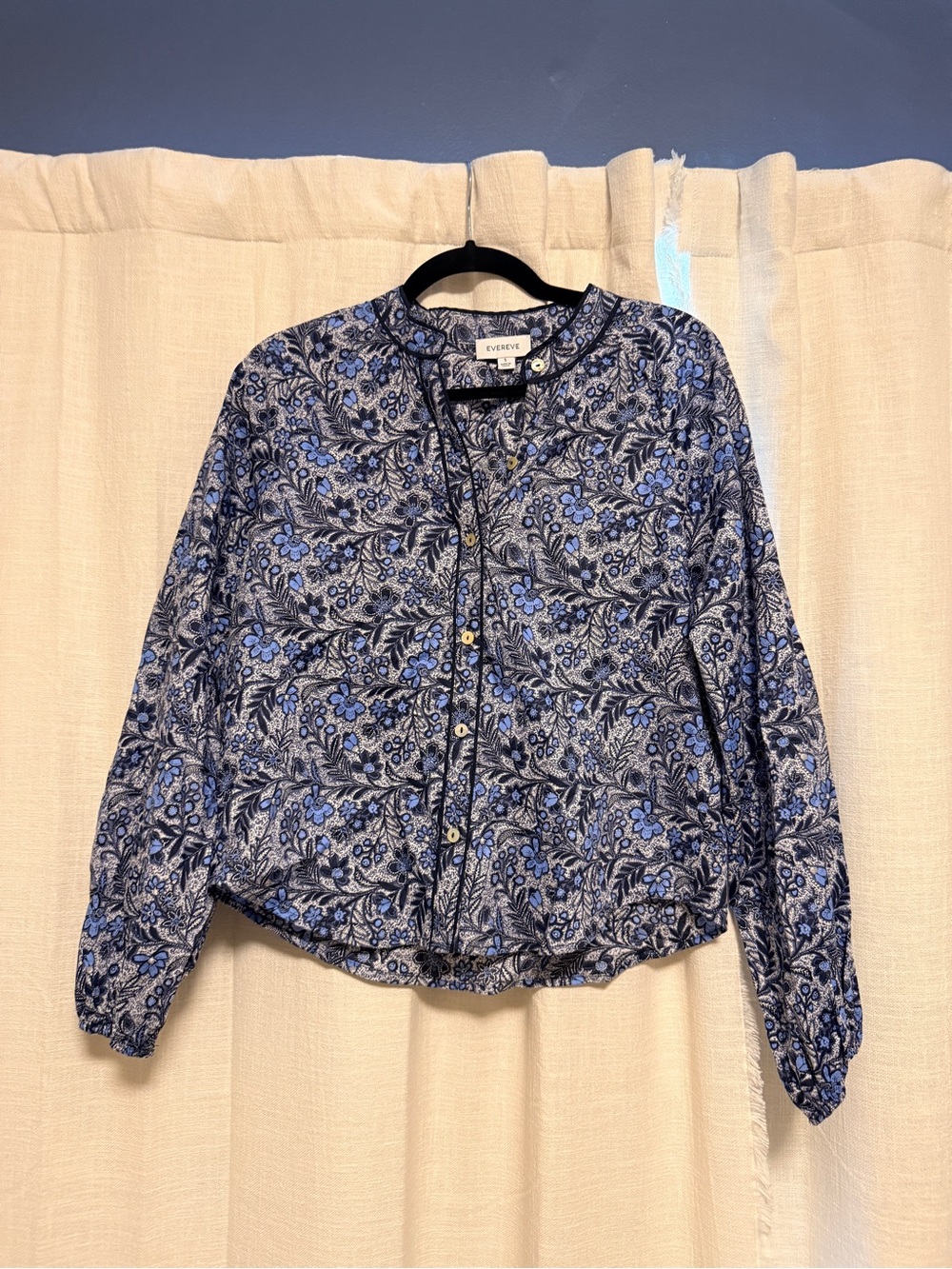 Evereve Navy and Blue Floral Button-Front Blouse